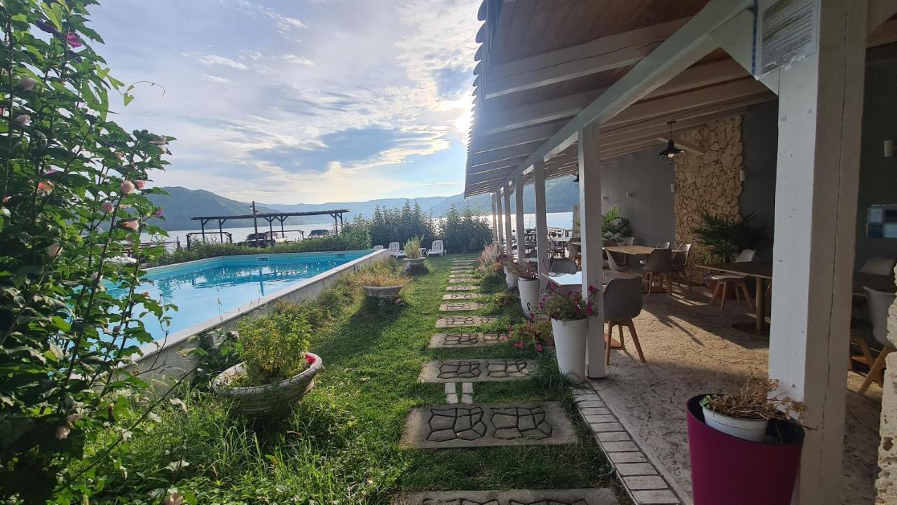 Casa Wanted Orsova Hotel Ngoại thất bức ảnh