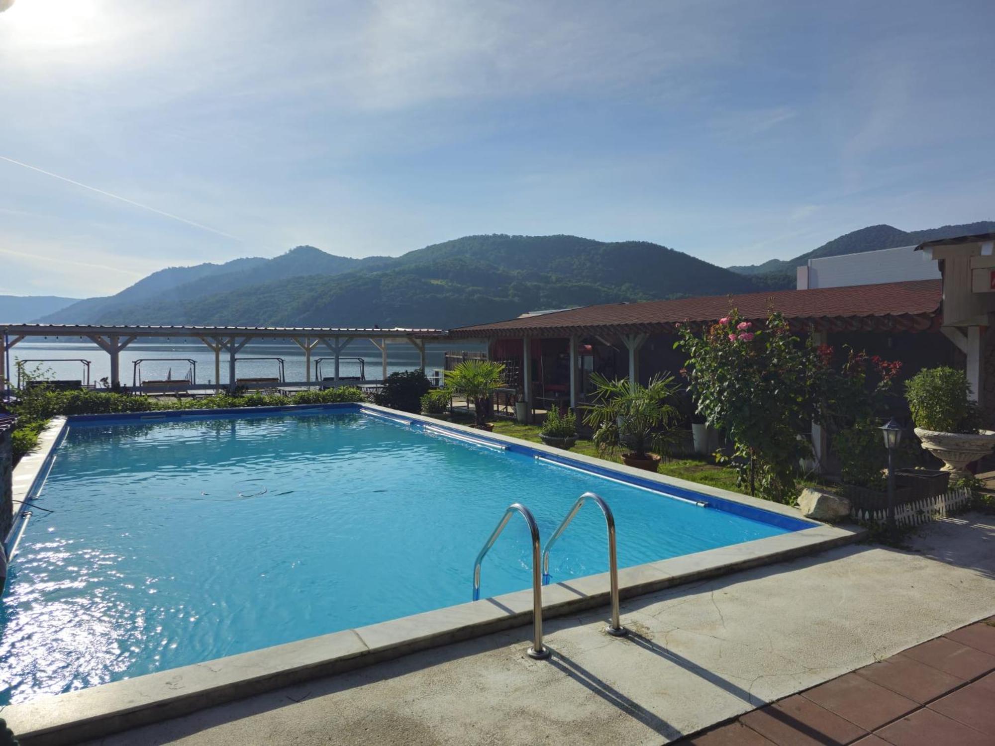 Casa Wanted Orsova Hotel Ngoại thất bức ảnh