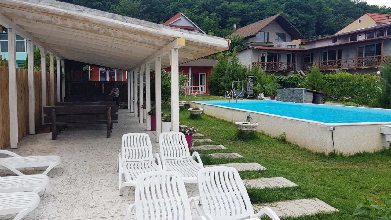 Casa Wanted Orsova Hotel Ngoại thất bức ảnh