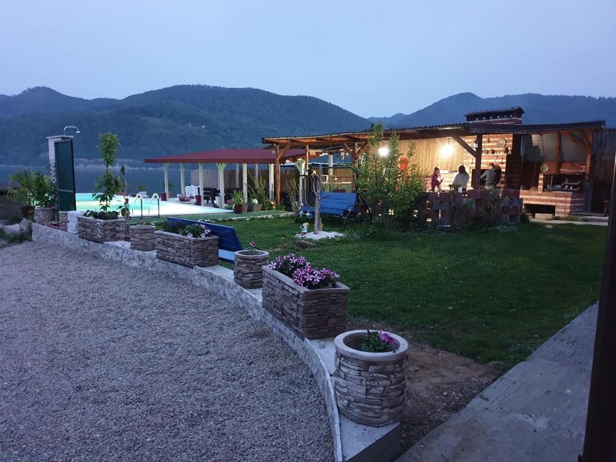 Casa Wanted Orsova Hotel Ngoại thất bức ảnh